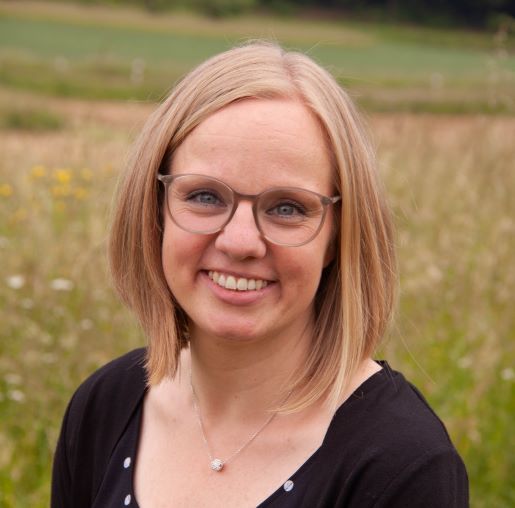 Frau Tanja Weikert